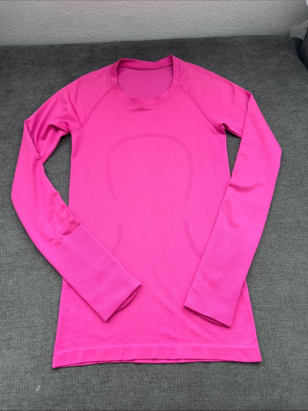 lululemon athletica Women’s Long Sleeve Performance Top - Bright Pink